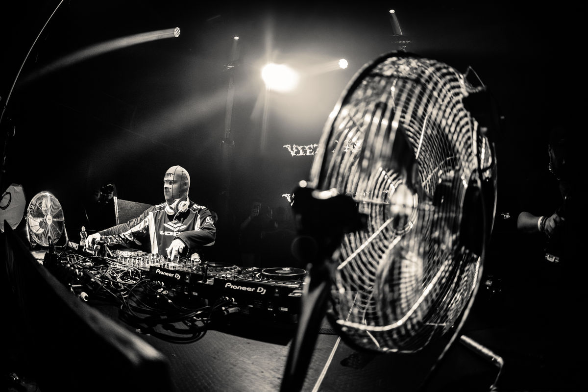 Loading... just a sec